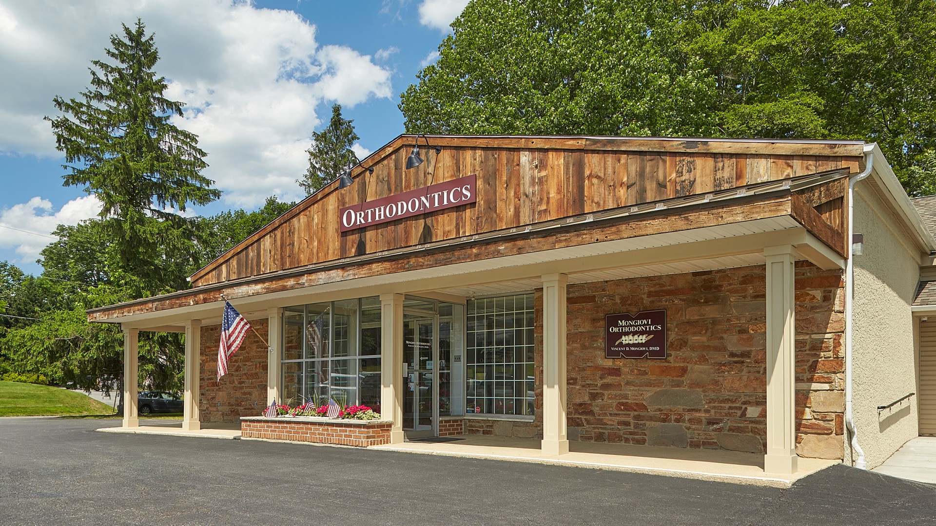 Picture of the front of Mongiovi Orthodontics, Mongiovi Orthodontics, West Chester PA Orthodontist, Wilmington DE Orthodontist, Kennett Square Orthodontist, Chadds Ford Orthodontist